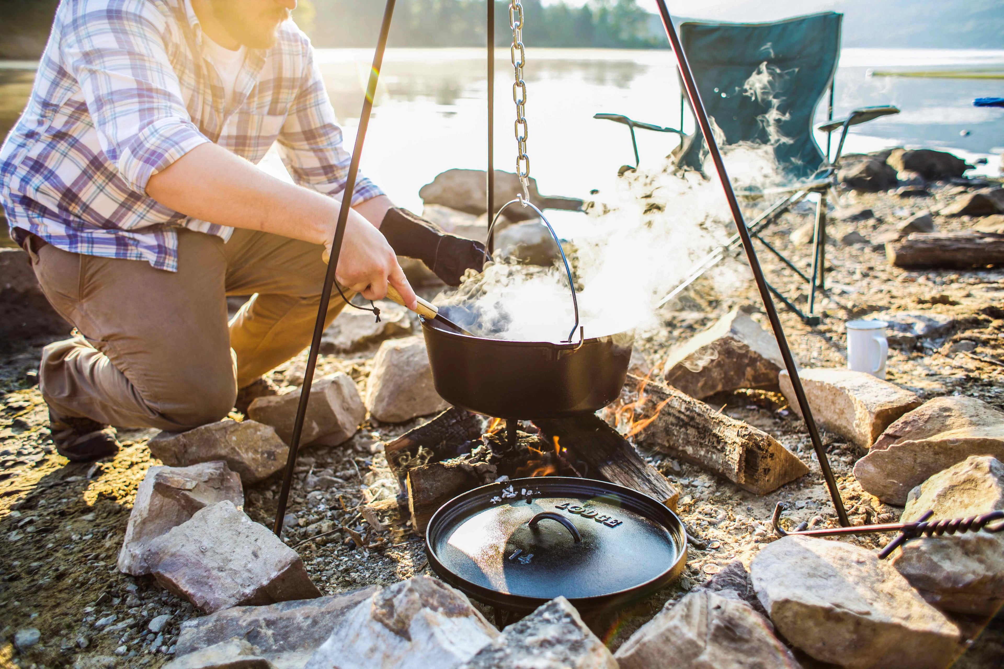 Seasoned Cast Iron Deep Camp Dutch Oven, 8 Quart P2796