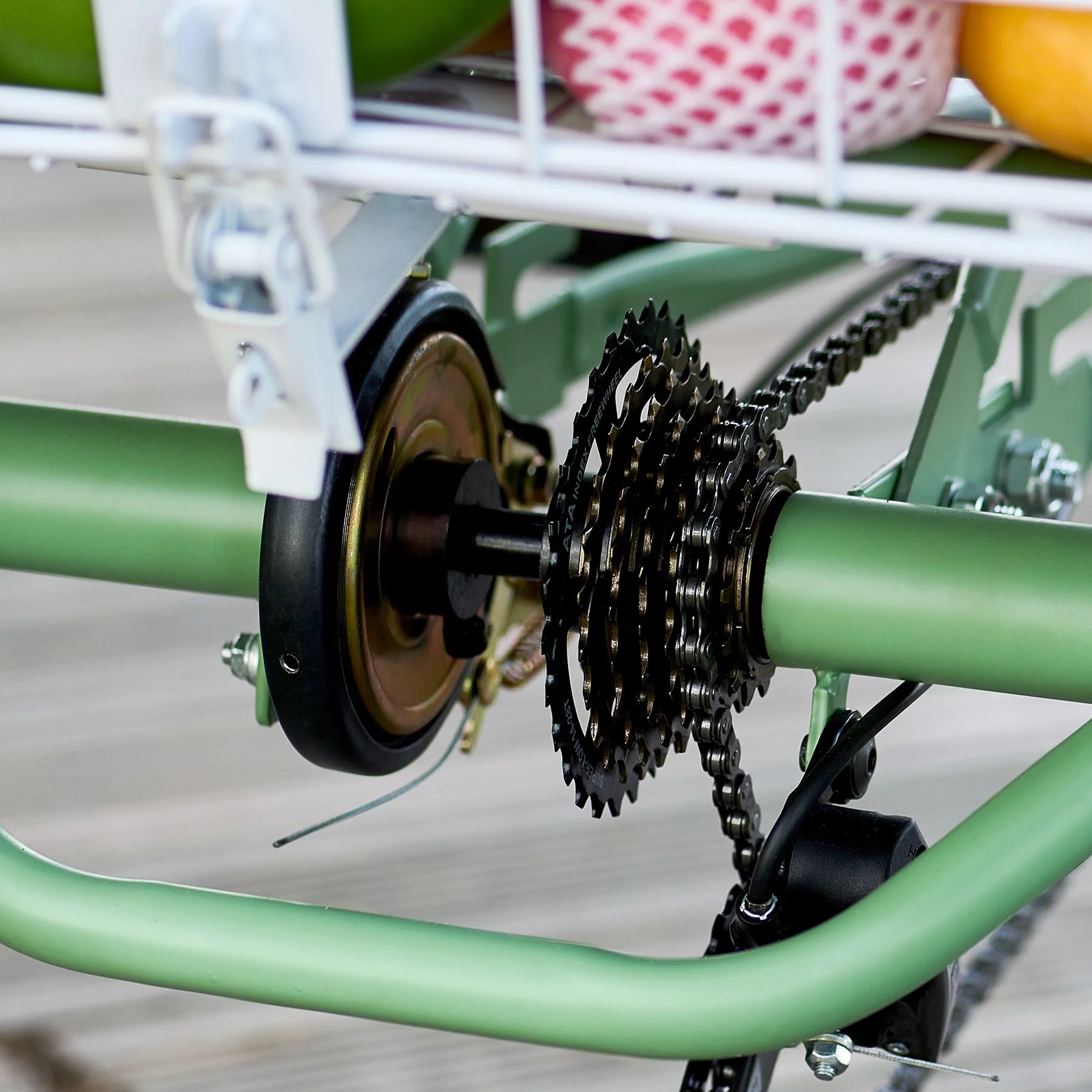 Adult Tricycle 26 Inch 7-Speed with Front and Rear Basket E2205