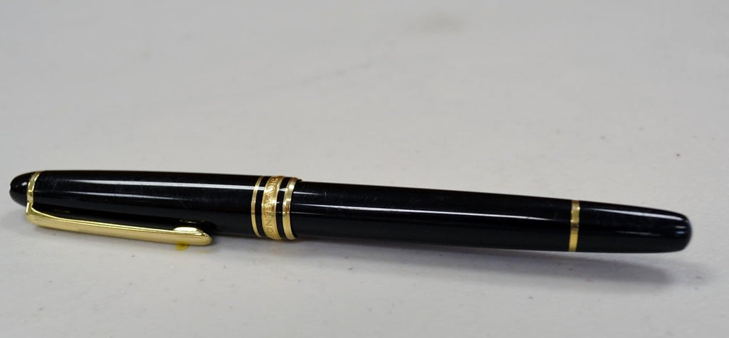 Fountain Pen, Black with Gold Trim W942
