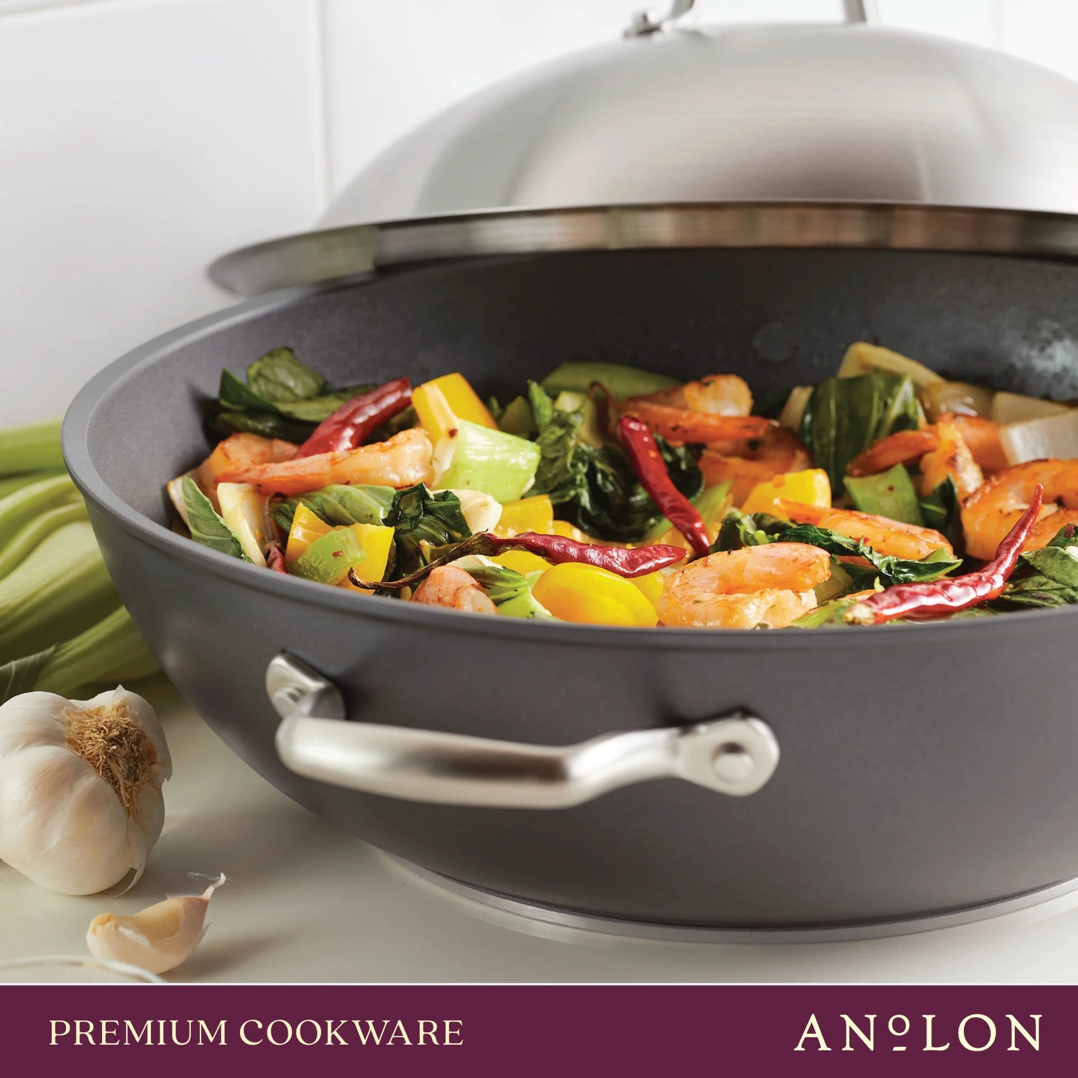 Nonstick Wok with Lid, 13.5-Inch M907792