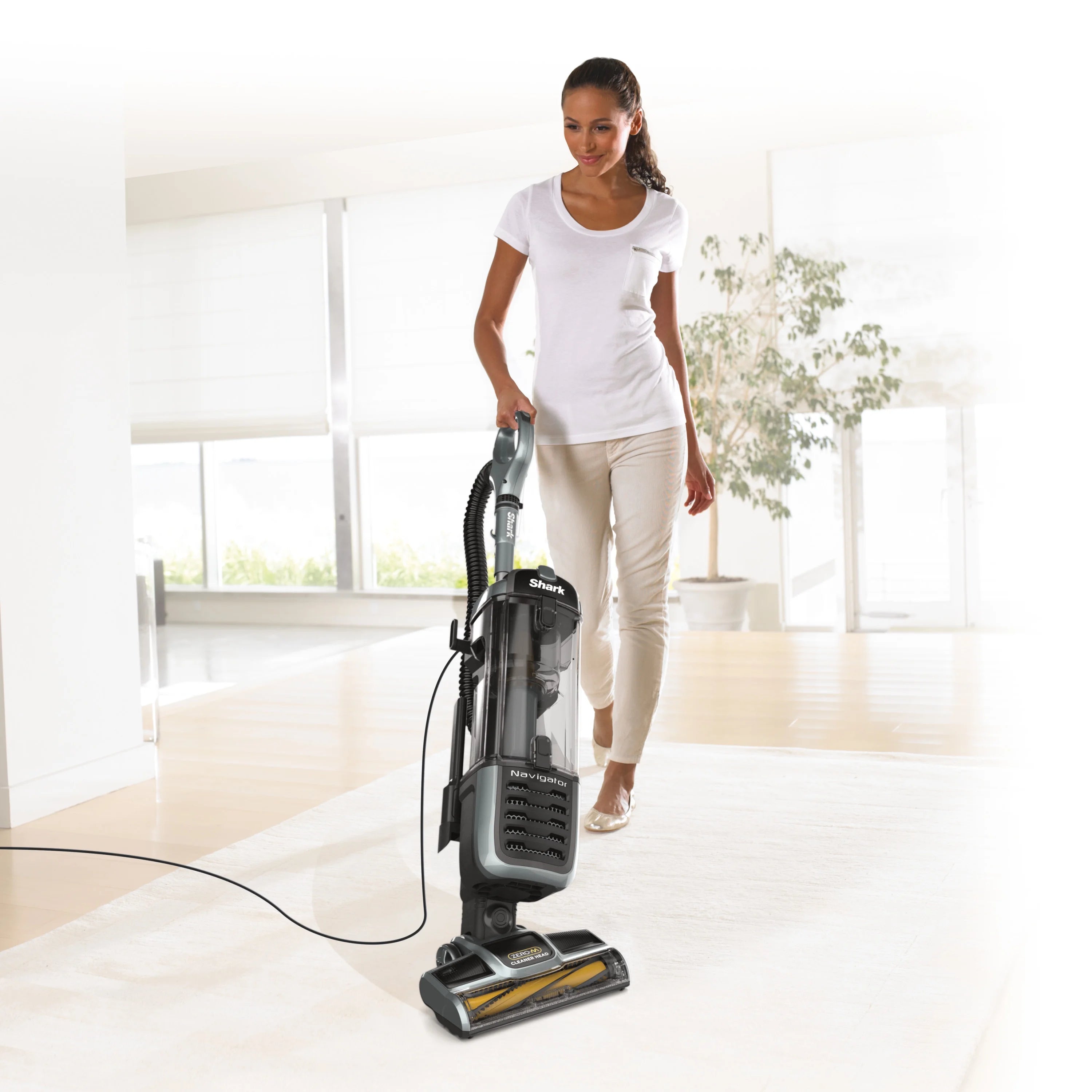 Pet Upright Vacuum with Self-Cleaning Brushroll X44432
