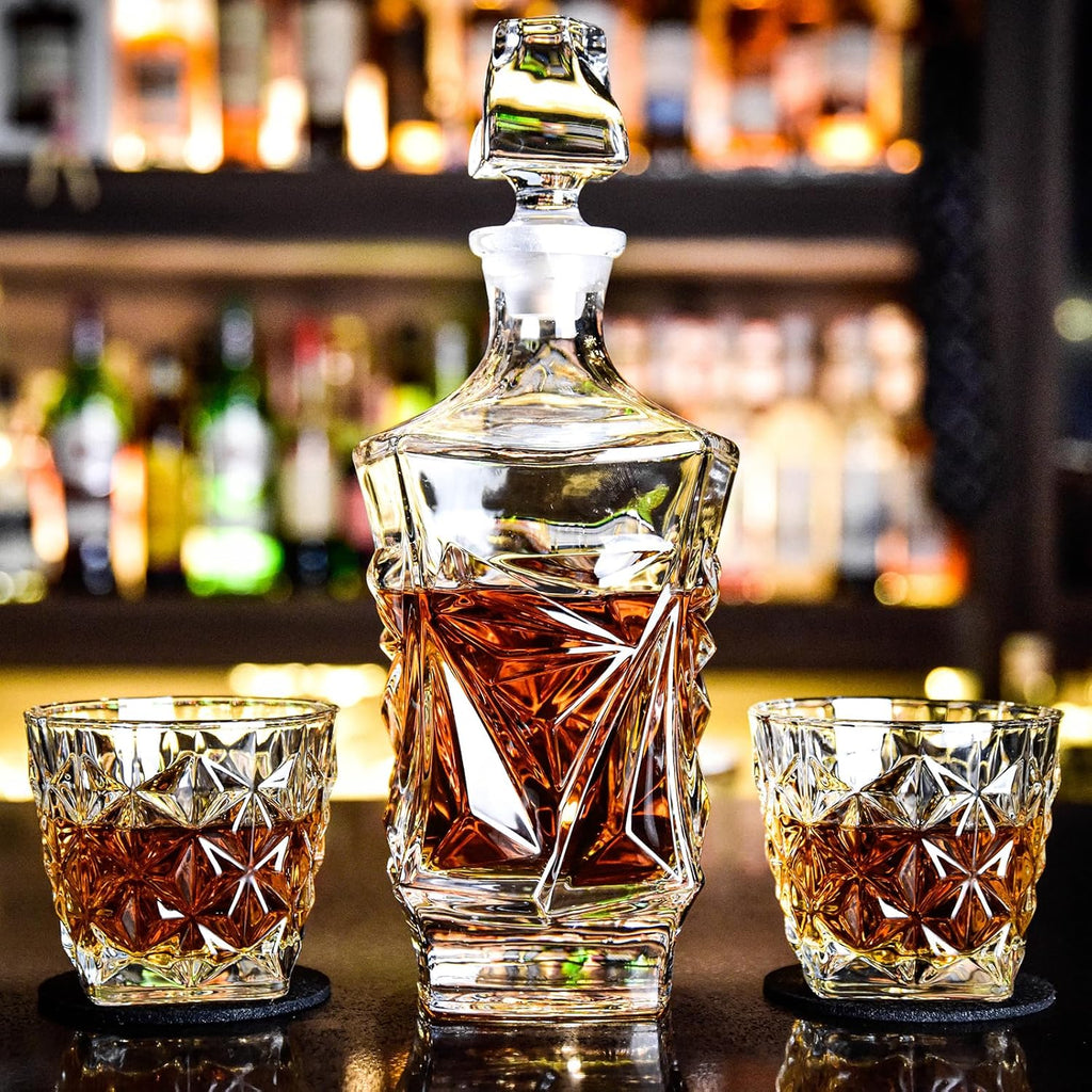 Luxury Decanter Set with 4 Glasses and Crystal Stopper, 850ml D39406