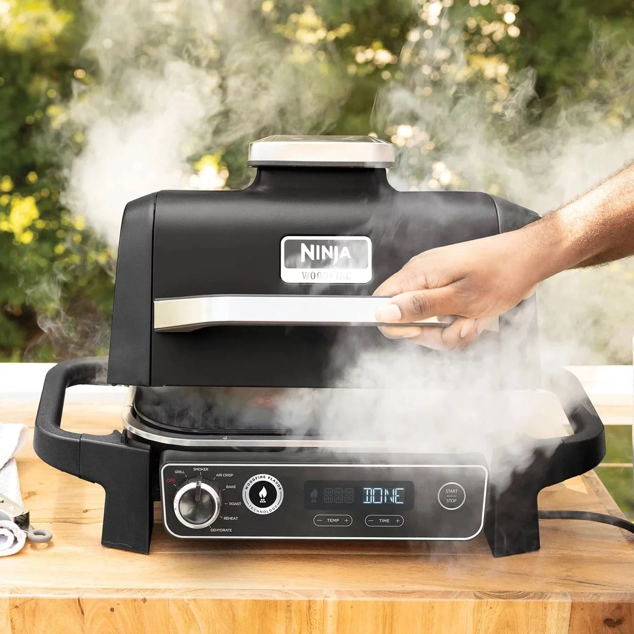 Outdoor Grill & Smoker, 7-in-1 F856
