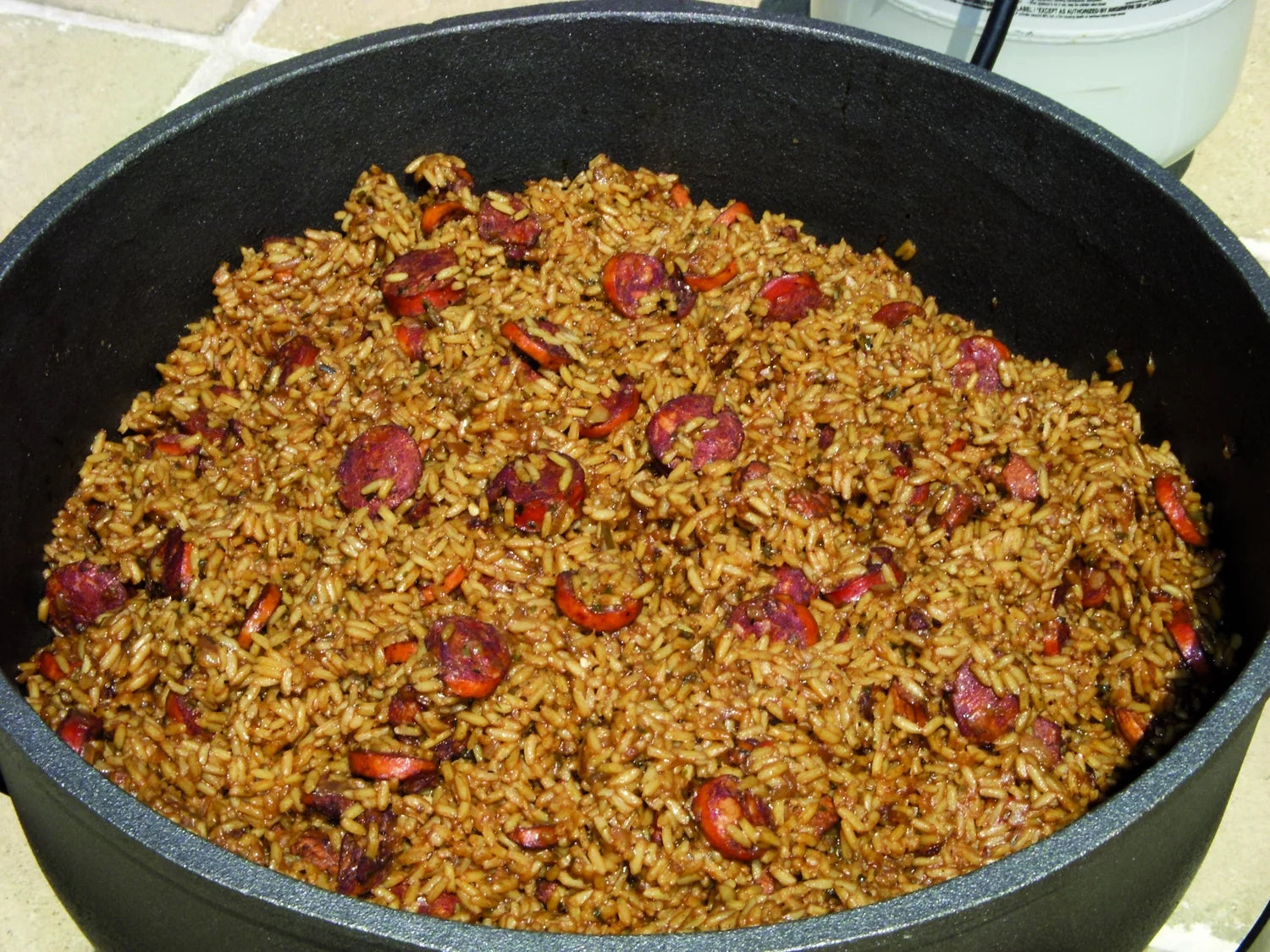 Pre-Seasoned 8 qt Cast Iron Dutch Oven M63226