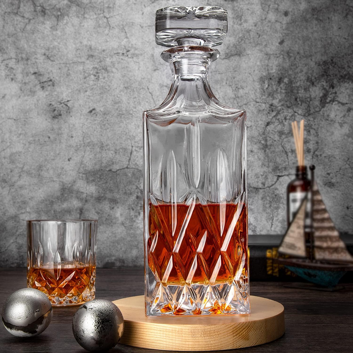 Whiskey Decanter with Glass Stopper, 25 oz Lead-Free Crystal G97008