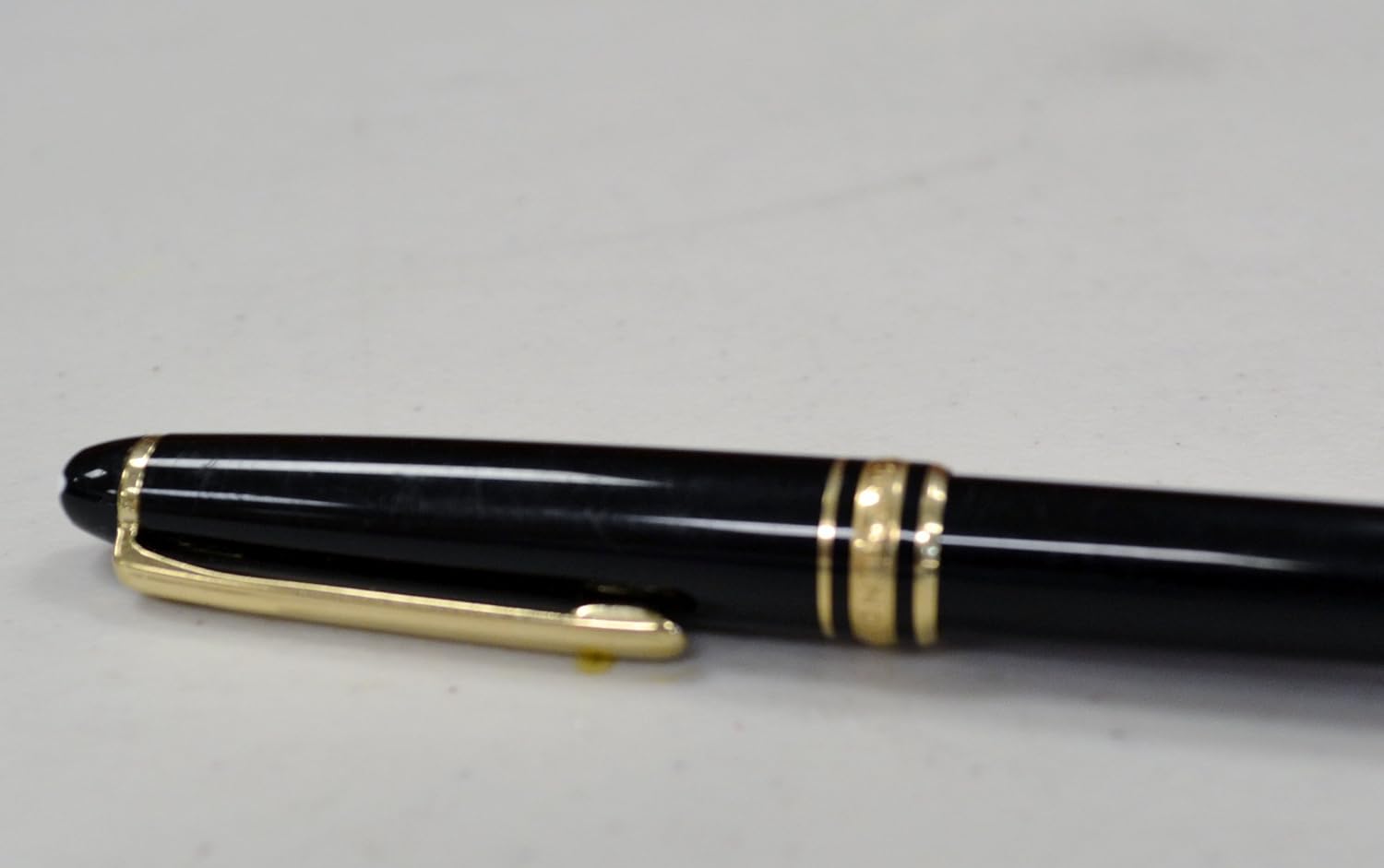 Fountain Pen, Black with Gold Trim W942