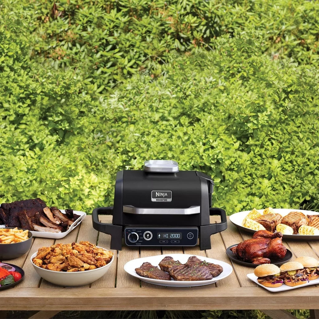 Outdoor Grill & Smoker, 7-in-1 F856