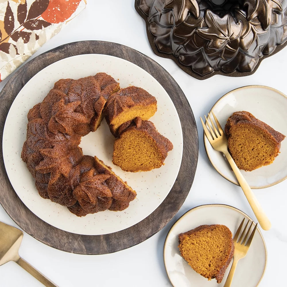 Bundt Pan, Bronze J25995