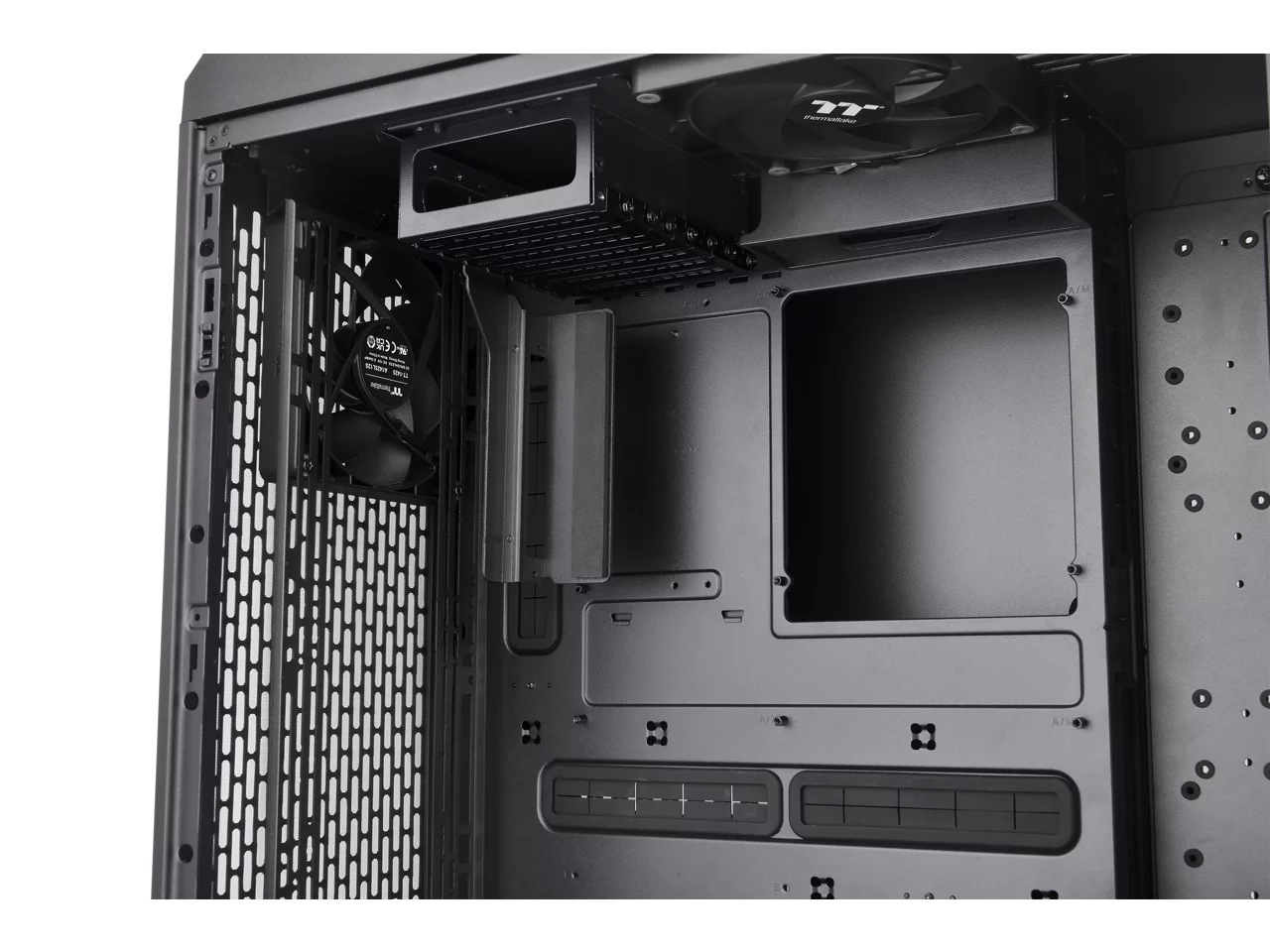 E-ATX Full Tower PC Case with Tempered Glass Panels and 3x140mm ARGB Fans O8162
