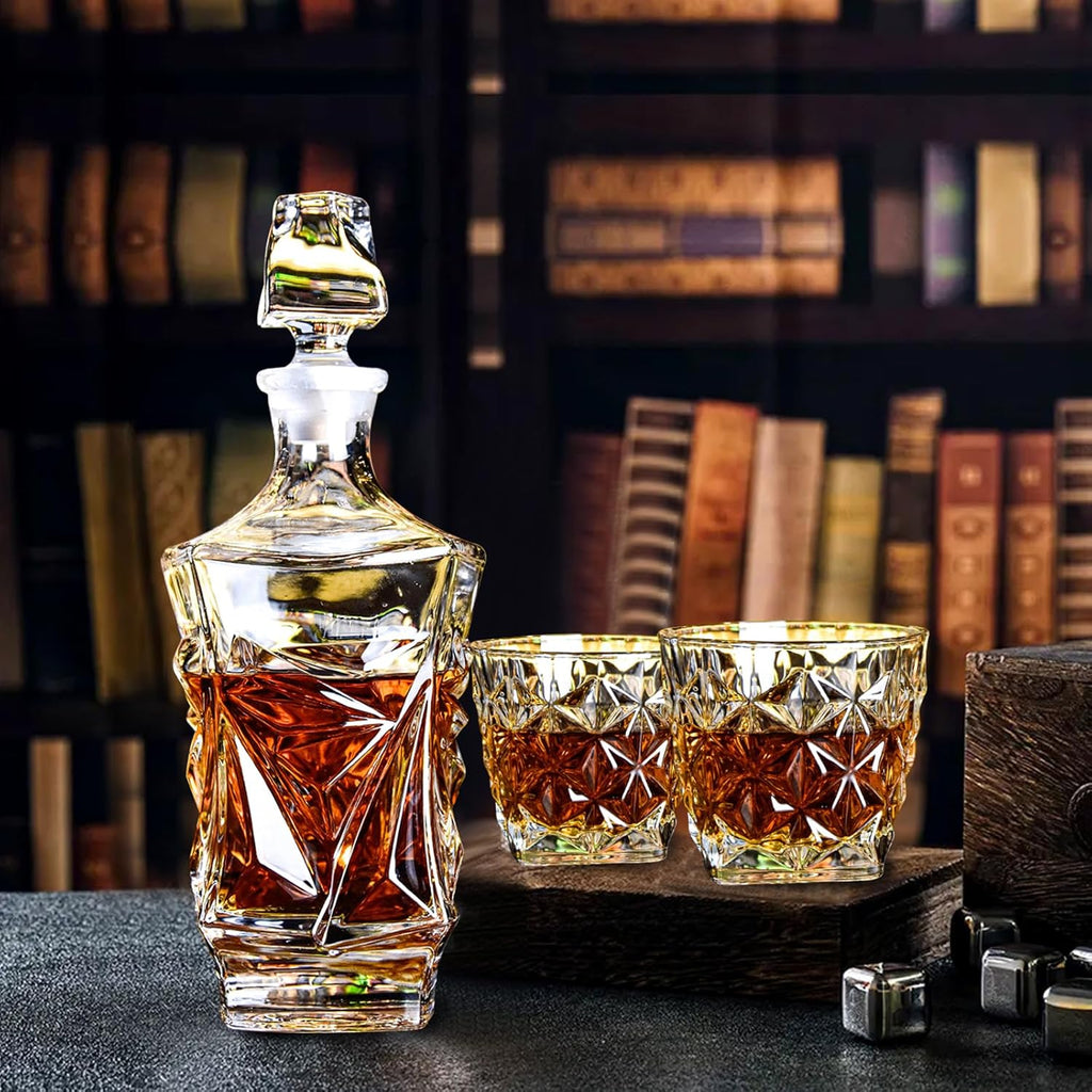 Luxury Decanter Set with 4 Glasses and Crystal Stopper, 850ml D39406
