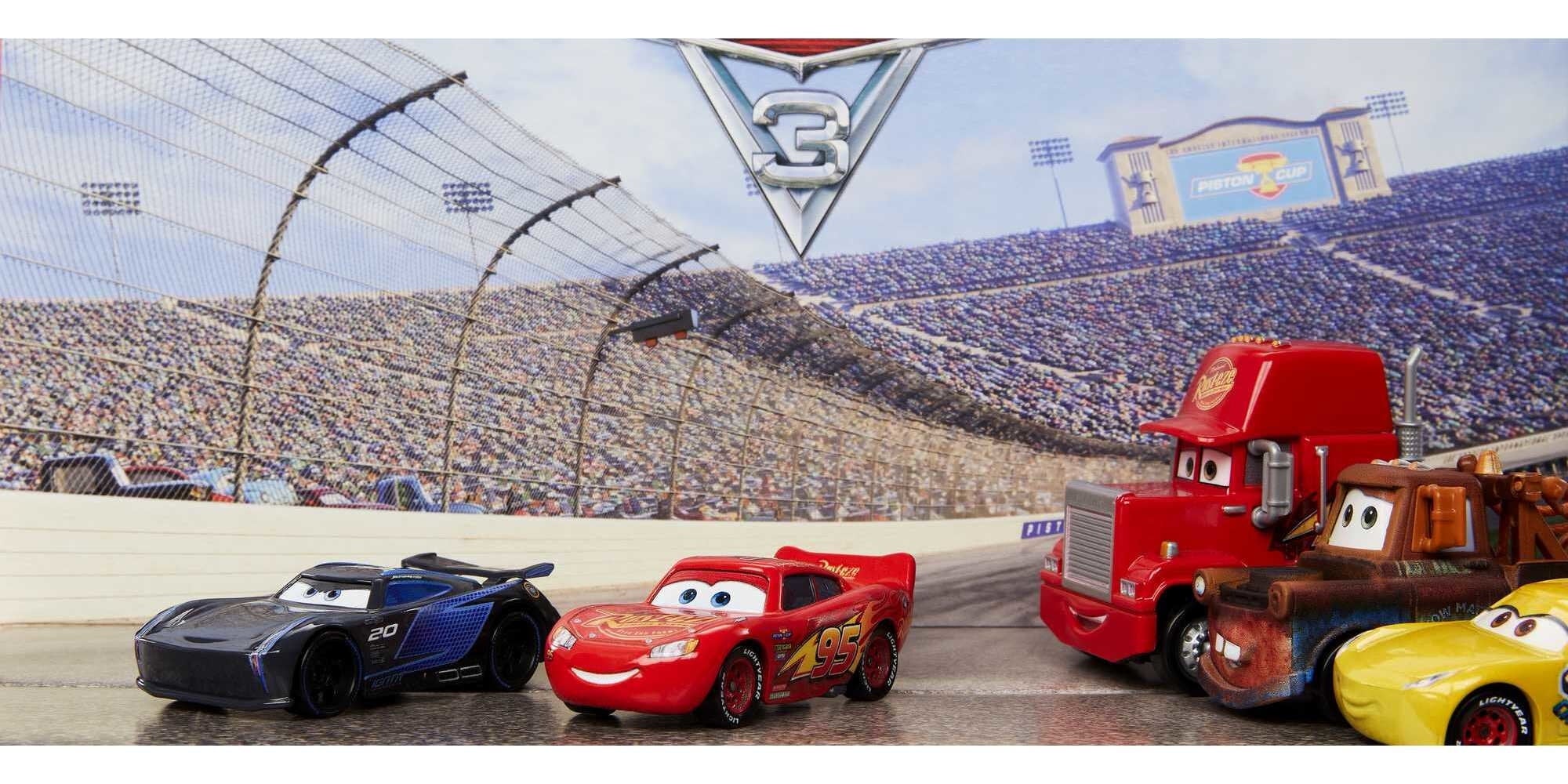 Cars 3 Vehicle 5-Pack Collection, Set of 4 Toy Cars & 1 Truck F4693