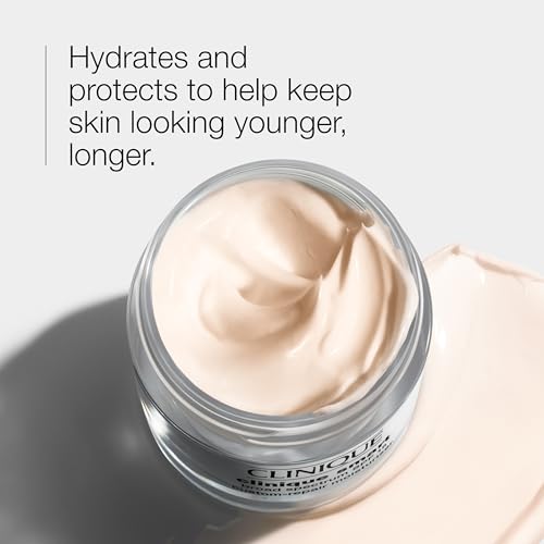 Daily moisturizer with SPF 15 T176690