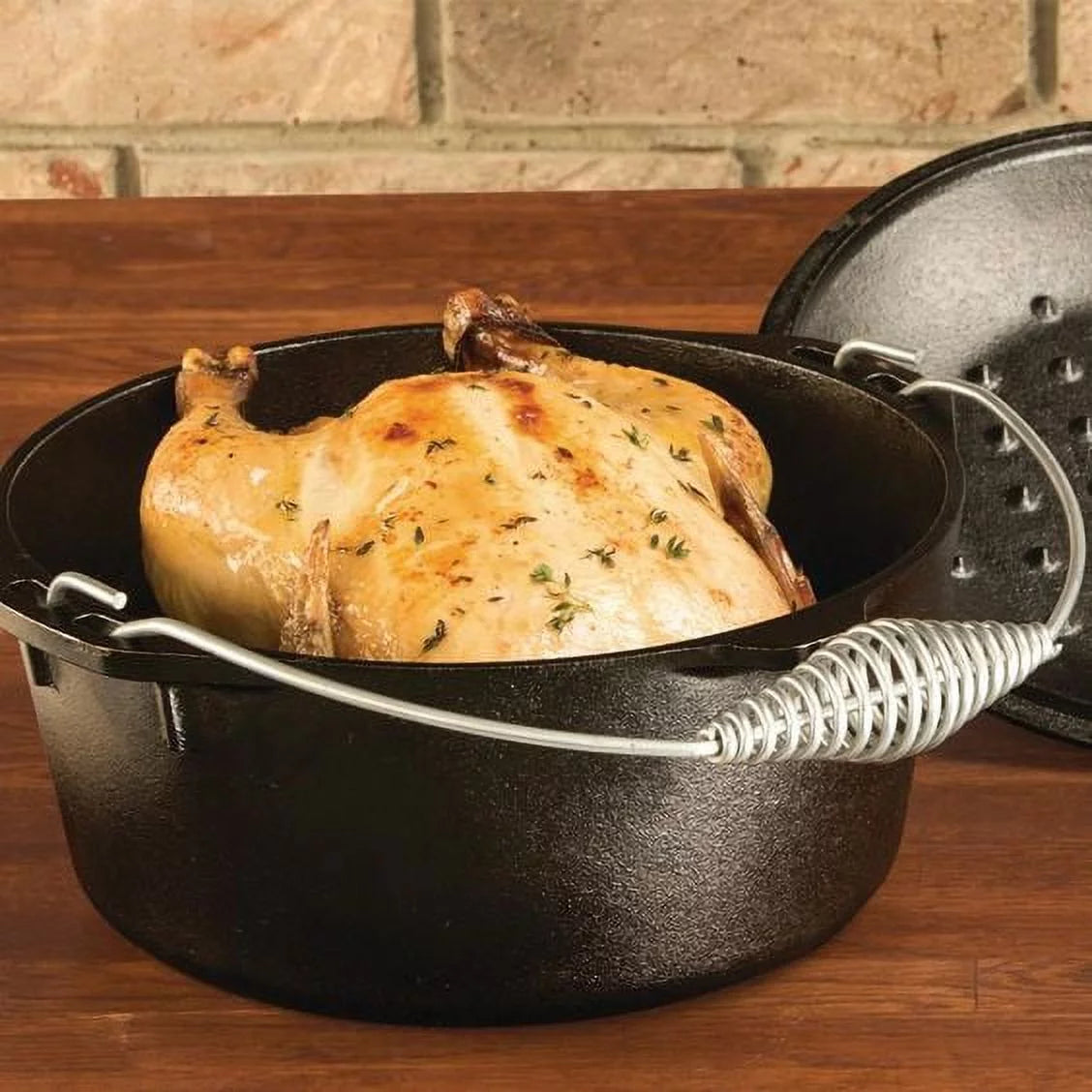 Cast Iron 5 Quart Dutch Oven with Bail Handle E473798
