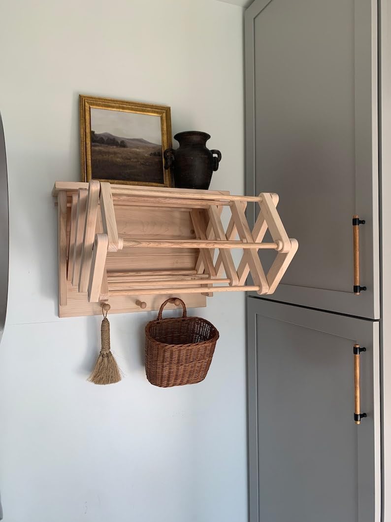 Wall Mounted Wooden Clothing Drying Rack with Peg Hooks U243